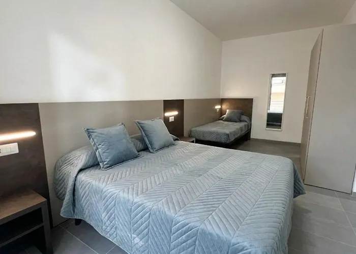 Lejlighed 7 Trilocale In Zona
